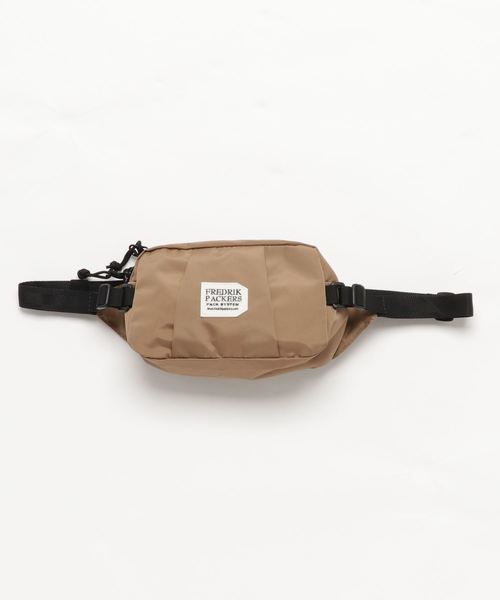 FREDRIK PACKERS（フレドリックパッカーズ）の「【FREDRIK PACKERS/フレドリックパッカーズ】420 DIVISION HIP（ショルダーバッグ・レディース・ブラック/ネイビー/タン・FREE）」の2枚目の写真