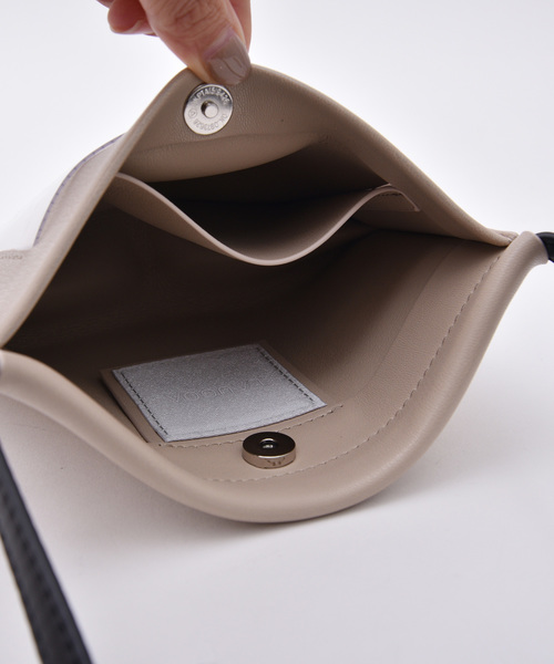 STUDIOUS（ステュディオス）の「【LAUGOA】ウォレット付きミニショルダーバッグ/Luster 19126-11014（ショルダーバッグ・レディース・ホワイト/ブラック/ベージュ/ライトピンク/ライトグレー/シルバー/グレー・FREE）」の10枚目の写真