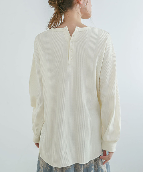 rectangle（レクタングル）の「バックヘンリーサーマルカットソー（Tシャツ/カットソー・レディース・ベージュ/カーキ/ピンク/アイボリー/モカ・FREE）」の2枚目の写真