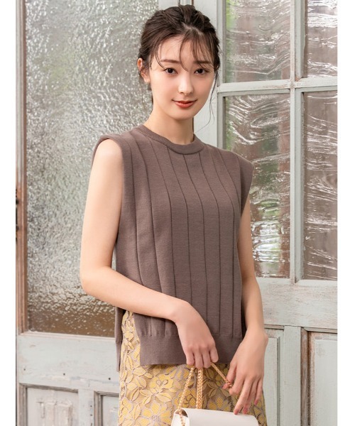 fifth（フィフス）の「スリットデザインスリーブレスニット（ニット/セーター・レディース・ホワイト/ブラック/モカ・MEDIUM）」の18枚目の写真