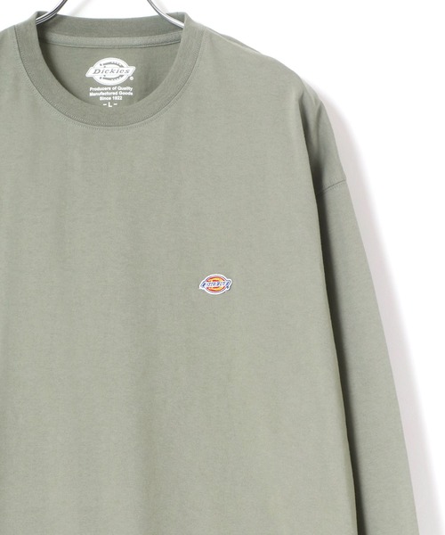 Dickies(ディッキーズ)の「Dickies/ディッキーズ ビッグシルエット ワンポイント ミニロゴワッペン ロングスリーブTシャツ(Tシャツ/カットソー・メンズ・ホワイト/ブラック/ダークグリーン/ベージュ/ネイビー/ブラウン/サックスブルー/グリーン・M/L/XL)」の6枚目の写真