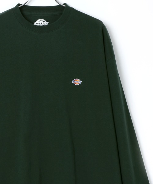 Dickies(ディッキーズ)の「Dickies/ディッキーズ ビッグシルエット ワンポイント ミニロゴワッペン ロングスリーブTシャツ(Tシャツ/カットソー・メンズ・ホワイト/ブラック/ダークグリーン/ベージュ/ネイビー/ブラウン/サックスブルー/グリーン・M/L/XL)」の1枚目の写真