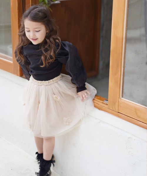 Rora(ローラ)の「オペラ パフ袖 tシャツ(スウェット・キッズ・ブラック・110cm/100cm/120cm/130cm/140cm)」の4枚目の写真
