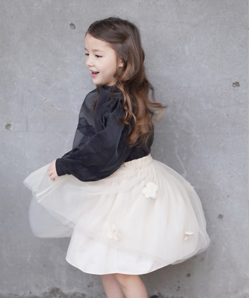 Rora(ローラ)の「オペラ パフ袖 tシャツ(スウェット・キッズ・ブラック・110cm/100cm/120cm/130cm/140cm)」の6枚目の写真