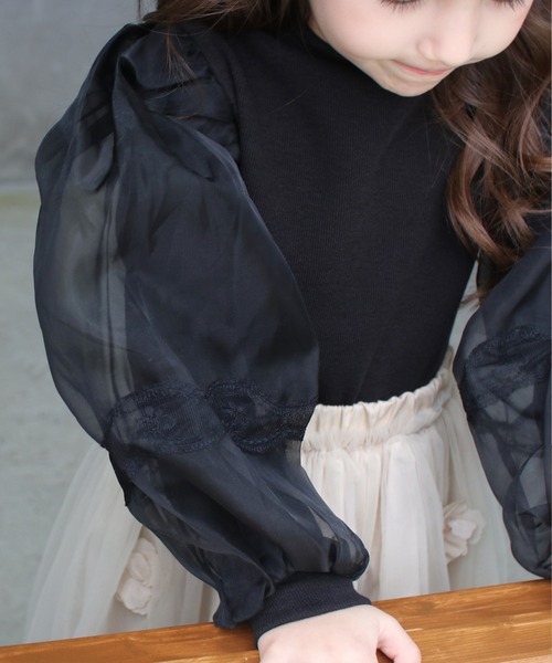 Rora(ローラ)の「オペラ パフ袖 tシャツ(スウェット・キッズ・ブラック・110cm/100cm/120cm/130cm/140cm)」の7枚目の写真