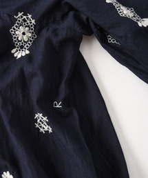 45R（フォーティファイブアール）の「度甘平の刺繍ドレス