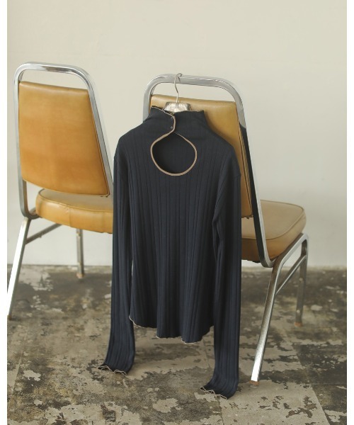 TODAYFUL（トゥデイフル）の「パイピングリブトップス（Tシャツ/カットソー・レディース・グリーン系その他/ネイビー・FREE）」の7枚目の写真