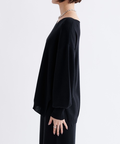 DouDou（ドゥドゥ）の「【WEB限定】【セットアップ】Vネックプルオーバー×タイトスカート（セットアップ・レディース・ブラック/ライトベージュ・FREE）」の12枚目の写真