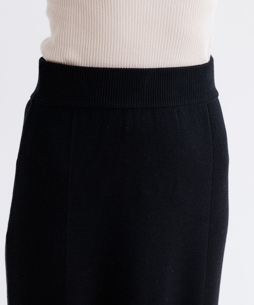 DouDou（ドゥドゥ）の「【WEB限定】【セットアップ】Vネックプルオーバー×タイトスカート（セットアップ・レディース・ブラック/ライトベージュ・FREE）」の13枚目の写真