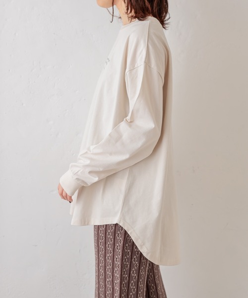 natural couture（ナチュラルクチュール）の「重ね着しやすいシャツテールロゴT Mサイズ（Tシャツ/カットソー・レディース・ブラック/ベージュ/アイボリー・MEDIUM）」の16枚目の写真