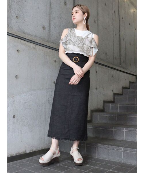 MURUA（ムルーア）の「バックスリットフリンジスカート（スカート・レディース・ブラウン/アイボリー/ブラック・2/1）」の5枚目の写真