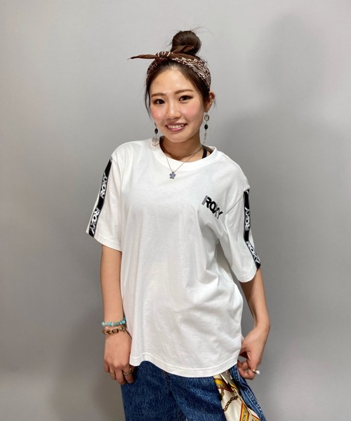 ROXY(ロキシー)の「ROXY/ロキシー ルーズシルエット ラインテープ柄Tシャツ RST212550(Tシャツ/カットソー・レディース・ブラック/パープル/ホワイト・M/L)」の2枚目の写真
