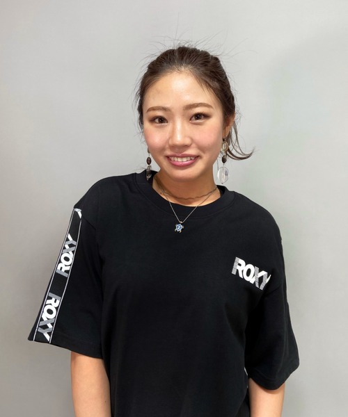 ROXY(ロキシー)の「ROXY/ロキシー ルーズシルエット ラインテープ柄Tシャツ RST212550(Tシャツ/カットソー・レディース・ブラック/パープル/ホワイト・M/L)」の4枚目の写真