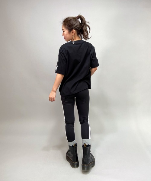 ROXY(ロキシー)の「ROXY/ロキシー ルーズシルエット ラインテープ柄Tシャツ RST212550(Tシャツ/カットソー・レディース・ブラック/パープル/ホワイト・M/L)」の9枚目の写真