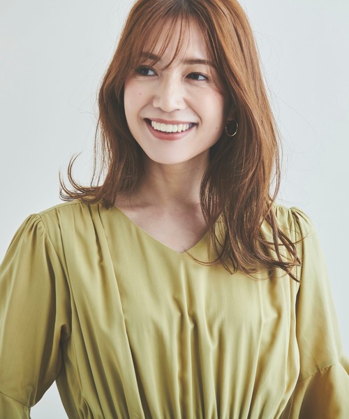 Anuenue（アヌエヌエ）の「Vネックギャザーワンピース ロング丈（ワンピース・レディース・ブラック/ベージュ/カーキ・FREE）」の14枚目の写真