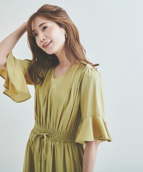 Anuenue（アヌエヌエ）の「Vネックギャザーワンピース ロング丈（ワンピース・レディース・ブラック/ベージュ/カーキ・FREE）」の15枚目の写真