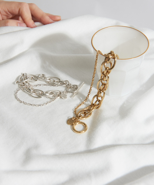 PHILIPPE AUDIBERT（フィリップ オーディベール）の「【WEB・一部店舗限定】Philippe Audibert  別注GLDブレス（ネックレス・レディース・ゴールド・フリー）」の4枚目の写真