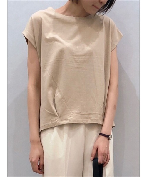 Te chichi TERRASSE(テチチテラス)の「タックプルオーバー(Tシャツ/カットソー・レディース・ベージュ/ブラック/オフホワイト・フリ-)」の3枚目の写真