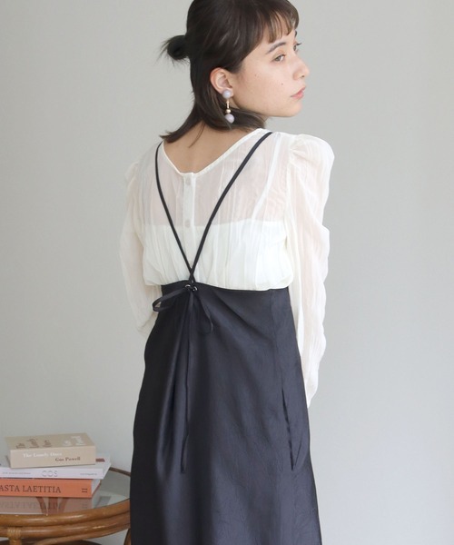 HER CLOSET（ハークローゼット）の「【HERCLOSET】2WAYシアークリンクルブラウス（シャツ/ブラウス・レディース・ホワイト/ブラック/グレー/ピンクベージュ・M）」の9枚目の写真