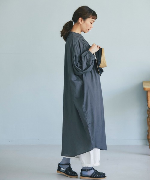 and R（アンドアール）の「タックフリルワンピース（シャツワンピース・レディース・アイボリー/チャコールグレー・FREE）」の14枚目の写真