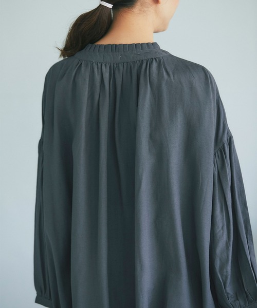 and R（アンドアール）の「タックフリルワンピース（シャツワンピース・レディース・アイボリー/チャコールグレー・FREE）」の8枚目の写真