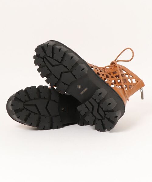 MOUSSY(マウジー)の「BACK ZIPPER MIDDLE ブーツ(ブーツ・レディース・キャメル/ブラック・MEDIUM/LARGE/SMALL)」の3枚目の写真