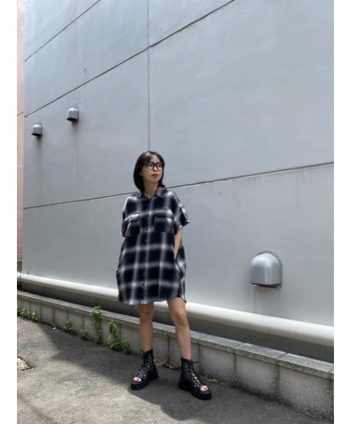 MOUSSY(マウジー)の「BACK ZIPPER MIDDLE ブーツ(ブーツ・レディース・キャメル/ブラック・MEDIUM/LARGE/SMALL)」の8枚目の写真
