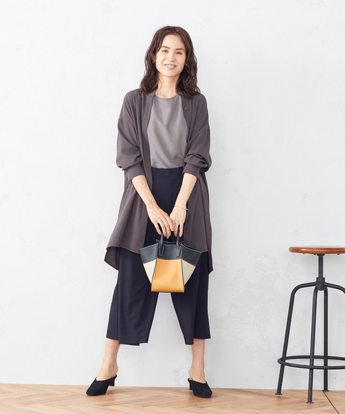 COMME CA ISM（コムサイズム）の「サイドボタンバンドカラーロングシャツ（シャツ/ブラウス・レディース・ダークブラウン/ボルドー/グレイッシュベージュ・MEDIUM/LARGE）」の8枚目の写真