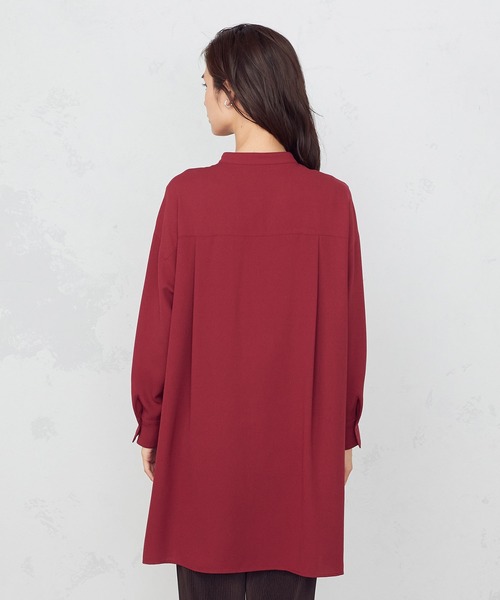 COMME CA ISM（コムサイズム）の「サイドボタンバンドカラーロングシャツ（シャツ/ブラウス・レディース・ダークブラウン/ボルドー/グレイッシュベージュ・MEDIUM/LARGE）」の16枚目の写真