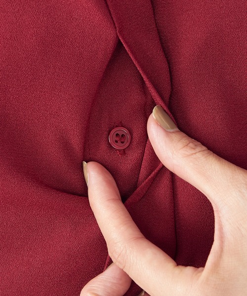 COMME CA ISM（コムサイズム）の「サイドボタンバンドカラーロングシャツ（シャツ/ブラウス・レディース・ダークブラウン/ボルドー/グレイッシュベージュ・MEDIUM/LARGE）」の21枚目の写真