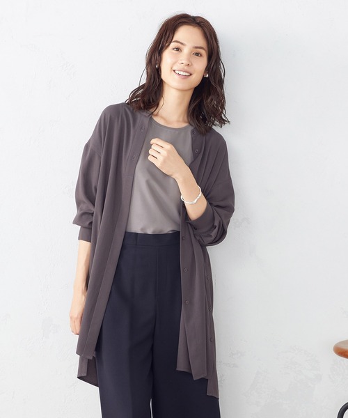 COMME CA ISM（コムサイズム）の「サイドボタンバンドカラーロングシャツ（シャツ/ブラウス・レディース・ダークブラウン/ボルドー/グレイッシュベージュ・MEDIUM/LARGE）」の22枚目の写真