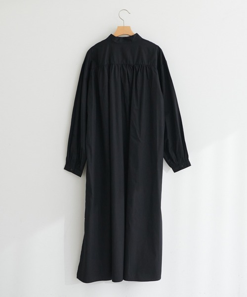 DISCOAT(ディスコート)の「【WEB限定】スタンドカラーボリュームワンピ(シャツワンピース・レディース・ホワイト/ブラック/スミクロ・FREE)」の5枚目の写真