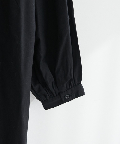 DISCOAT(ディスコート)の「【WEB限定】スタンドカラーボリュームワンピ(シャツワンピース・レディース・ホワイト/ブラック/スミクロ・FREE)」の17枚目の写真