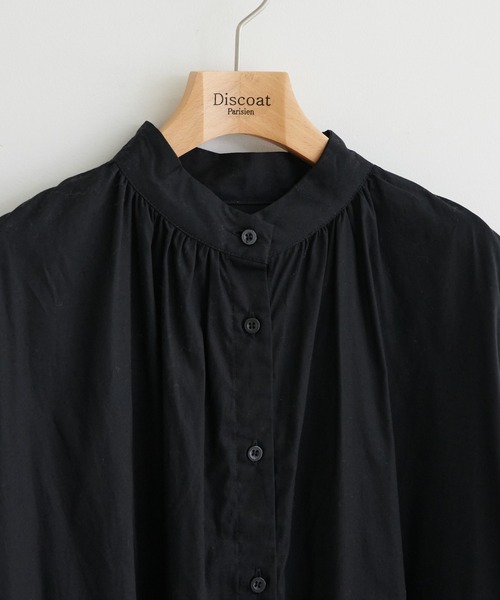 DISCOAT(ディスコート)の「【WEB限定】スタンドカラーボリュームワンピ(シャツワンピース・レディース・ホワイト/ブラック/スミクロ・FREE)」の14枚目の写真
