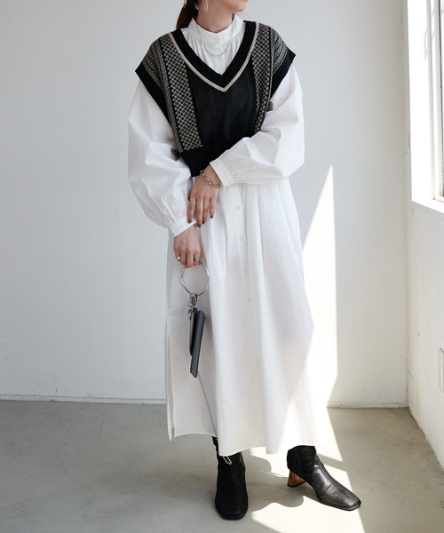 DISCOAT(ディスコート)の「【WEB限定】スタンドカラーボリュームワンピ(シャツワンピース・レディース・ホワイト/ブラック/スミクロ・FREE)」の6枚目の写真