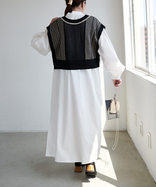 DISCOAT(ディスコート)の「【WEB限定】スタンドカラーボリュームワンピ(シャツワンピース・レディース・ホワイト/ブラック/スミクロ・FREE)」の12枚目の写真