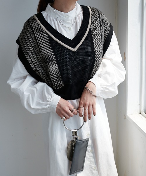 DISCOAT(ディスコート)の「【WEB限定】スタンドカラーボリュームワンピ(シャツワンピース・レディース・ホワイト/ブラック/スミクロ・FREE)」の20枚目の写真