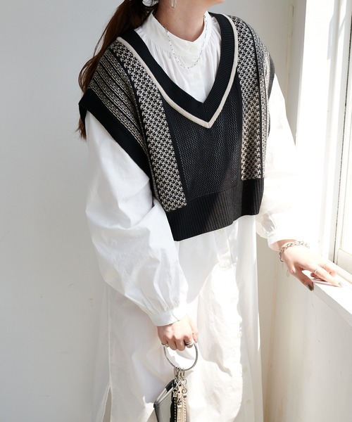 DISCOAT(ディスコート)の「【WEB限定】スタンドカラーボリュームワンピ(シャツワンピース・レディース・ホワイト/ブラック/スミクロ・FREE)」の7枚目の写真