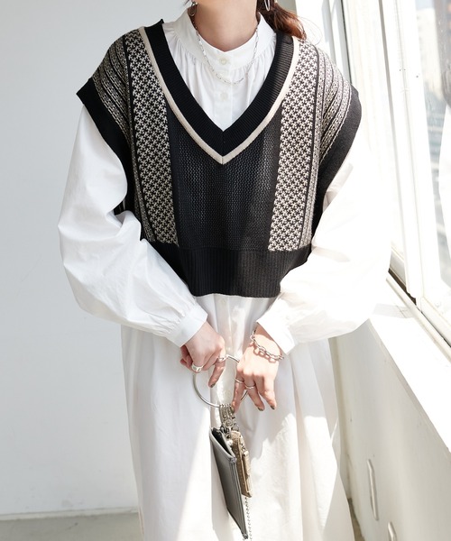 DISCOAT(ディスコート)の「【WEB限定】スタンドカラーボリュームワンピ(シャツワンピース・レディース・ホワイト/ブラック/スミクロ・FREE)」の16枚目の写真