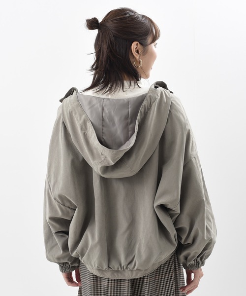 rps(アールピーエス)の「ボリュームフードブルゾン(ブルゾン・レディース・ブラック/アイボリー/ライトカーキ/グレイッシュベージュ・M)」の9枚目の写真