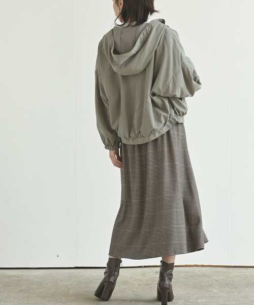 rps(アールピーエス)の「ボリュームフードブルゾン(ブルゾン・レディース・ブラック/アイボリー/ライトカーキ/グレイッシュベージュ・M)」の8枚目の写真