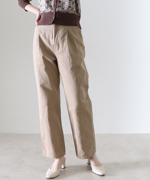 Cheek(チーク)の「タックチノパンツ(チノパンツ・レディース・ベージュ/カーキ/アイボリー・SMALL/MEDIUM)」の1枚目の写真