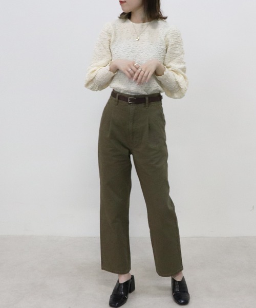 Cheek(チーク)の「タックチノパンツ(チノパンツ・レディース・ベージュ/カーキ/アイボリー・SMALL/MEDIUM)」の12枚目の写真