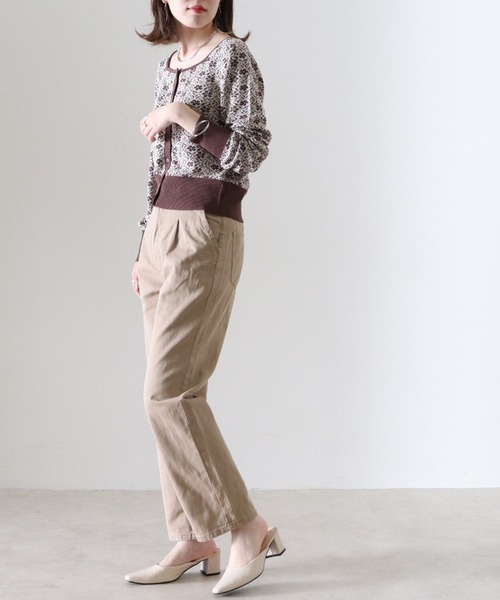 Cheek(チーク)の「タックチノパンツ(チノパンツ・レディース・ベージュ/カーキ/アイボリー・SMALL/MEDIUM)」の16枚目の写真