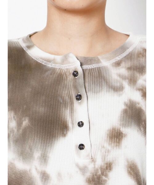 EMODA（エモダ）の「ピグメントサーマルトップ（Tシャツ/カットソー・レディース・その他/ブラック/アイボリー・FREE）」の14枚目の写真