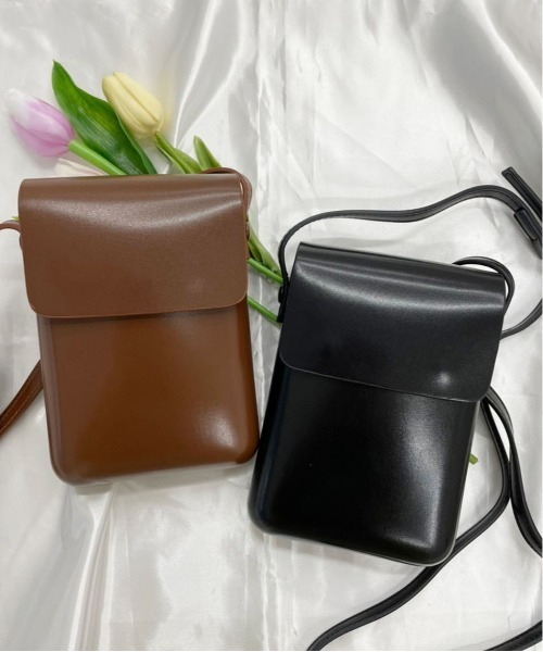PairPair（ペアペア）の「コンパクトショルダーバック（ショルダーバッグ・レディース・ダークブラウン/ブラック・FREE）」の5枚目の写真