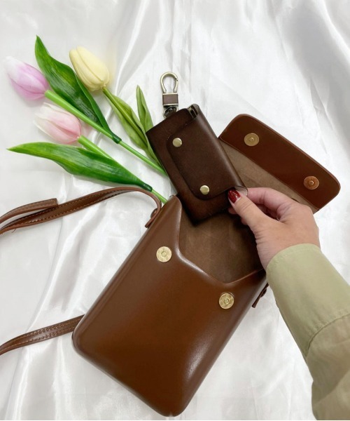 PairPair（ペアペア）の「コンパクトショルダーバック（ショルダーバッグ・レディース・ダークブラウン/ブラック・FREE）」の6枚目の写真