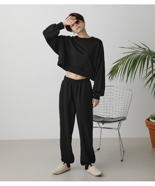 AZUL by moussy（アズールバイマウジー）の「T/H SHORT SWEAT TOPS/ T/Hショートスウェットトップス（スウェット・レディース・ブラック/杢グレー/ライトベージュ・FREE）」の6枚目の写真