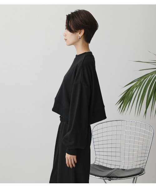 AZUL by moussy（アズールバイマウジー）の「T/H SHORT SWEAT TOPS/ T/Hショートスウェットトップス（スウェット・レディース・ブラック/杢グレー/ライトベージュ・FREE）」の8枚目の写真