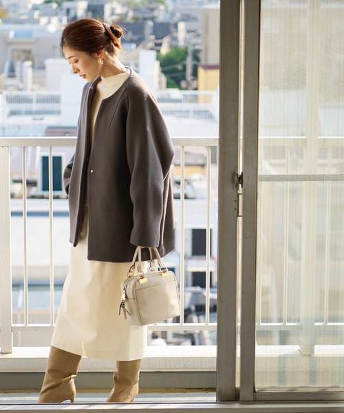 RIVE DROITE（リヴドロワ）の「ミニマルなデザインがこなれ感を演出　スリットネックミドルコート（ノーカラーコート・レディース・チャコールグレー/ミント/ベージュ・FREE）」の15枚目の写真